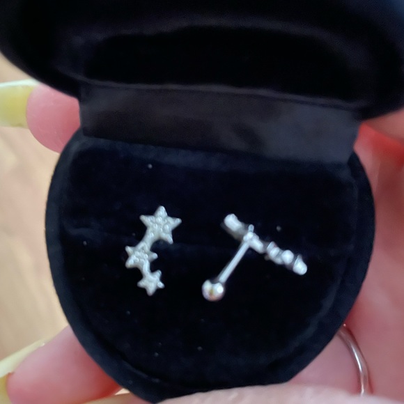 Really cute 3 star sterling silver earrings with small cubic zirconia stones 💫 - Picture 4 of 4